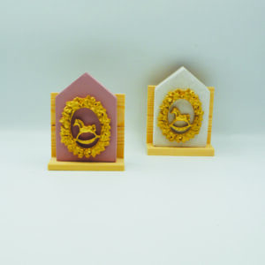 Σπιτάκι με διακοσμητικό αλογάκι