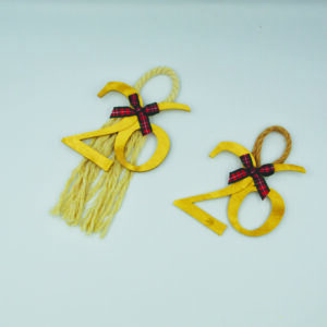 Ξύλινο κρεμαστό γούρι 2026